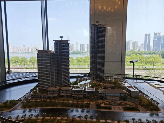 建发望湖新图曝光🏡武昌沙湖大道地铁盘,39000元/㎡大平层实景抢先看