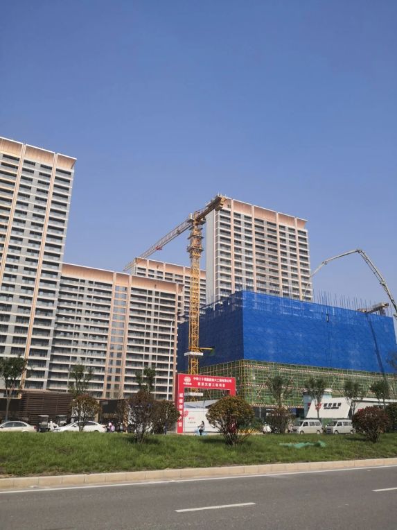 毛坯现房实拍图曝光 中国铁建·西派天麓实地探盘!