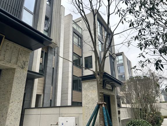 中海·映山湖低密洋房怎么样?实拍揭秘贵阳观山湖6层稀缺洋房