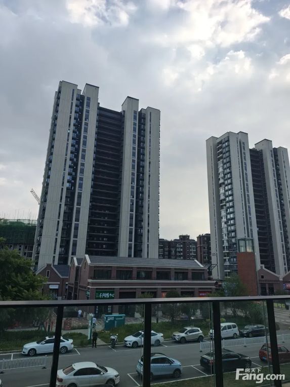 昆明金地自在城二期楼栋实拍